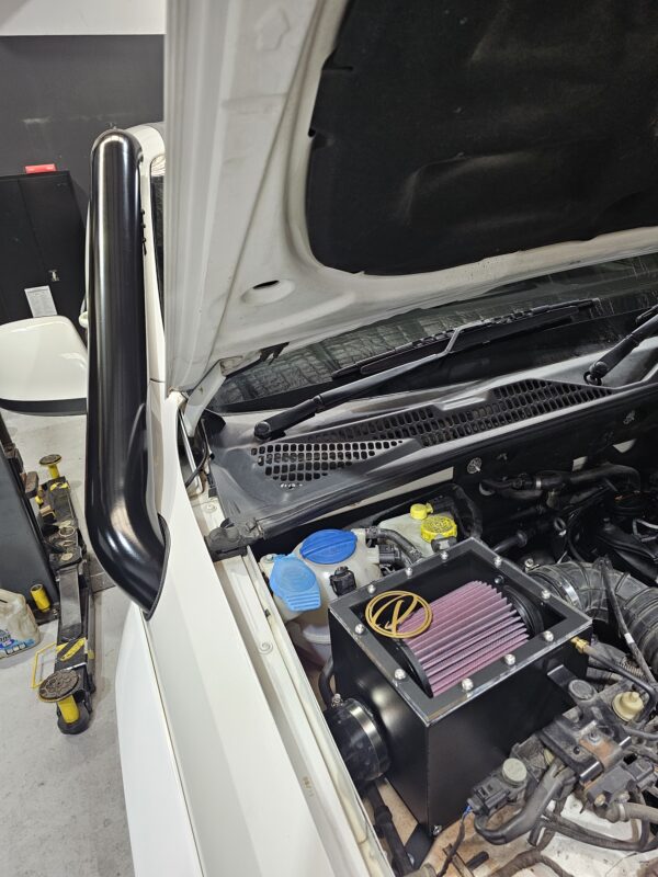 Amarok Short entry snorkel and Custom Airbox
